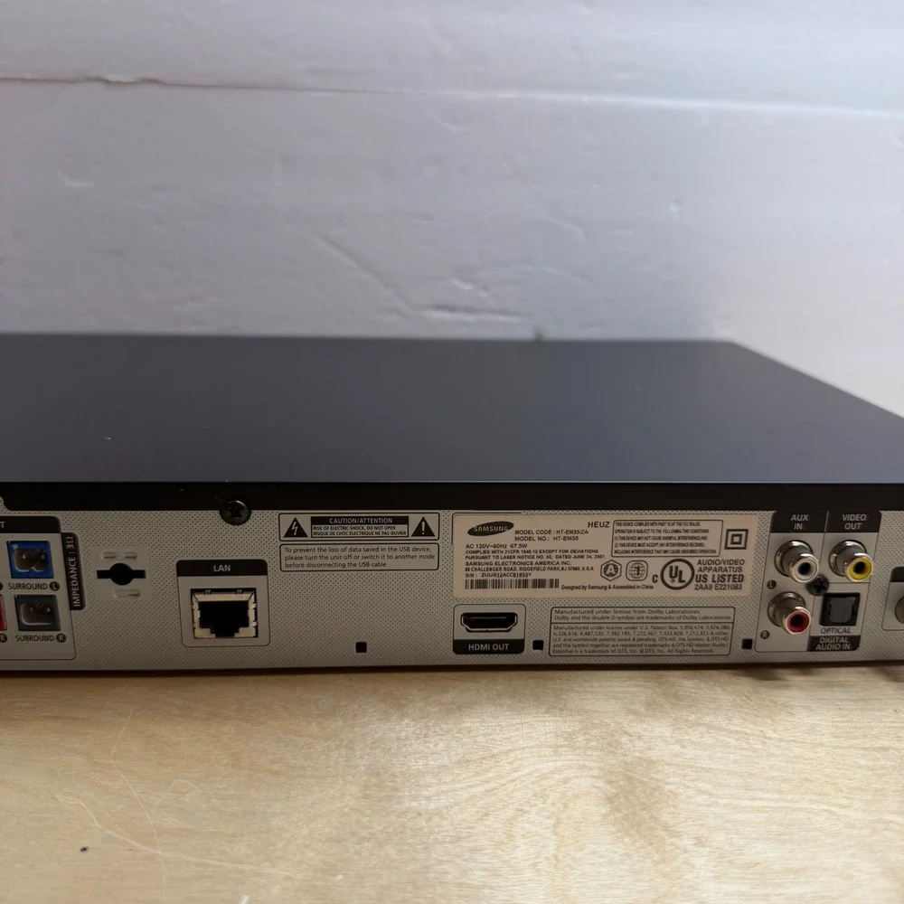 Samsung Home Theater HT-EM35 DVD/Blu-ray Player HDMI Anynet+ Main Unit No Remote